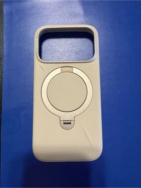 Torras iPhone 17 Pro - Beige Magnetic Case with Stand